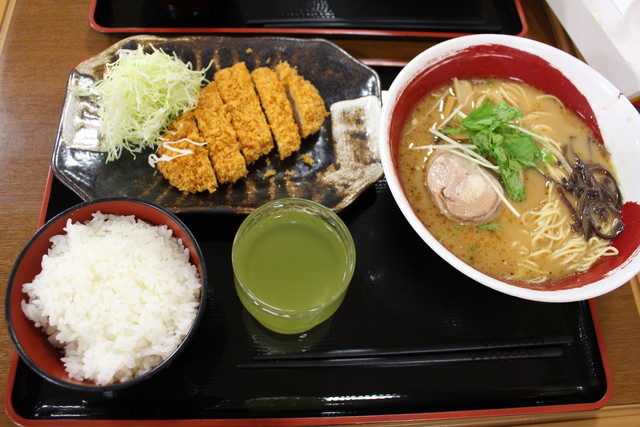 豚骨醤油ラーメン定食